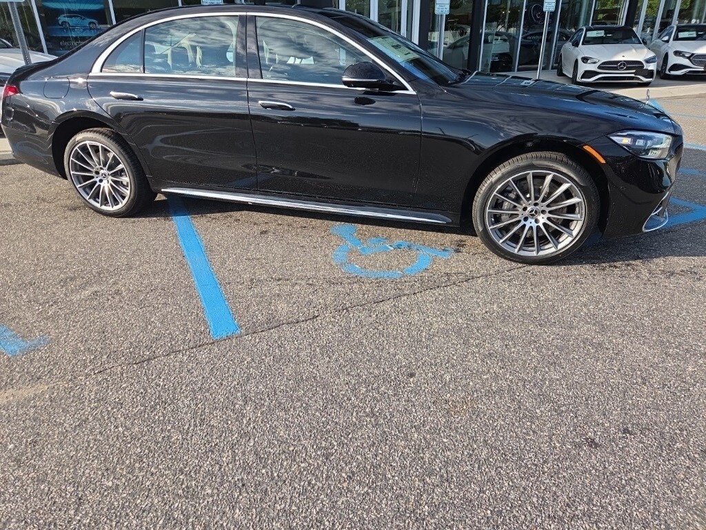2026 Mercedes Benz S 580 4MATIC photo 2