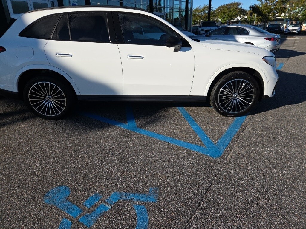 2026 Mercedes Benz GLC 300 4MATIC photo 2