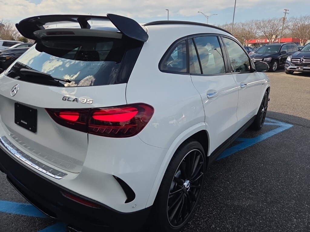 2025 Mercedes Benz GLA AMG 35 4MATIC photo 3