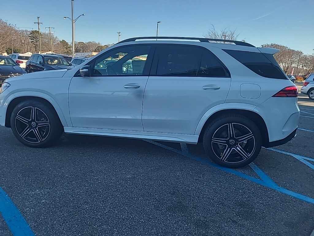 2025 Mercedes Benz GLE 450e photo 4