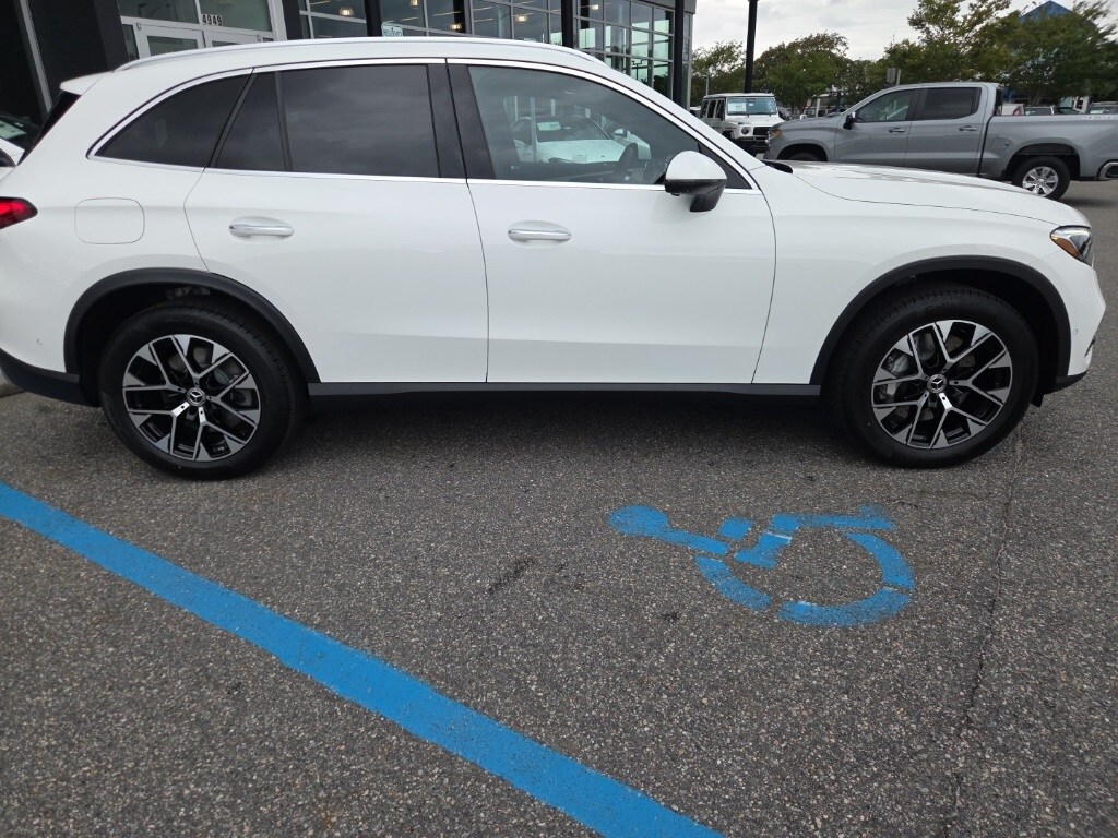 2026 Mercedes Benz GLC 350e 4MATIC photo 3