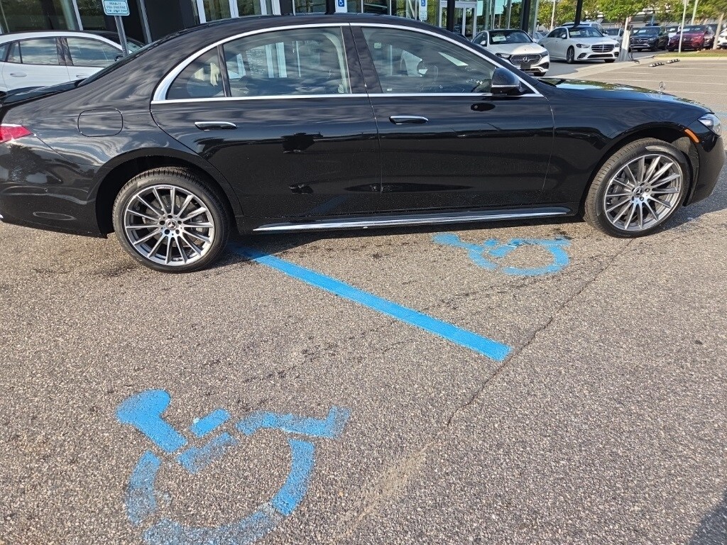 2026 Mercedes Benz S 580 4MATIC photo 3
