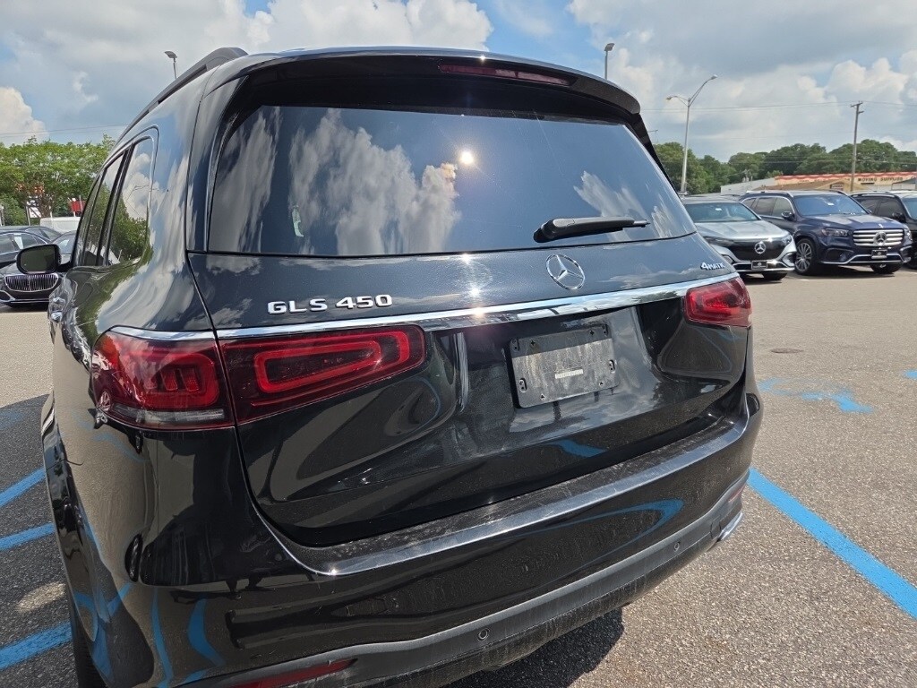 2022 Mercedes Benz GLS 450 4MATIC photo 4