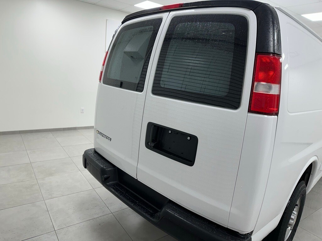 2021 Chevrolet Express Cargo Van photo 3
