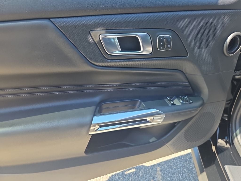 2025 Ford Mustang GT Premium - Photo 9