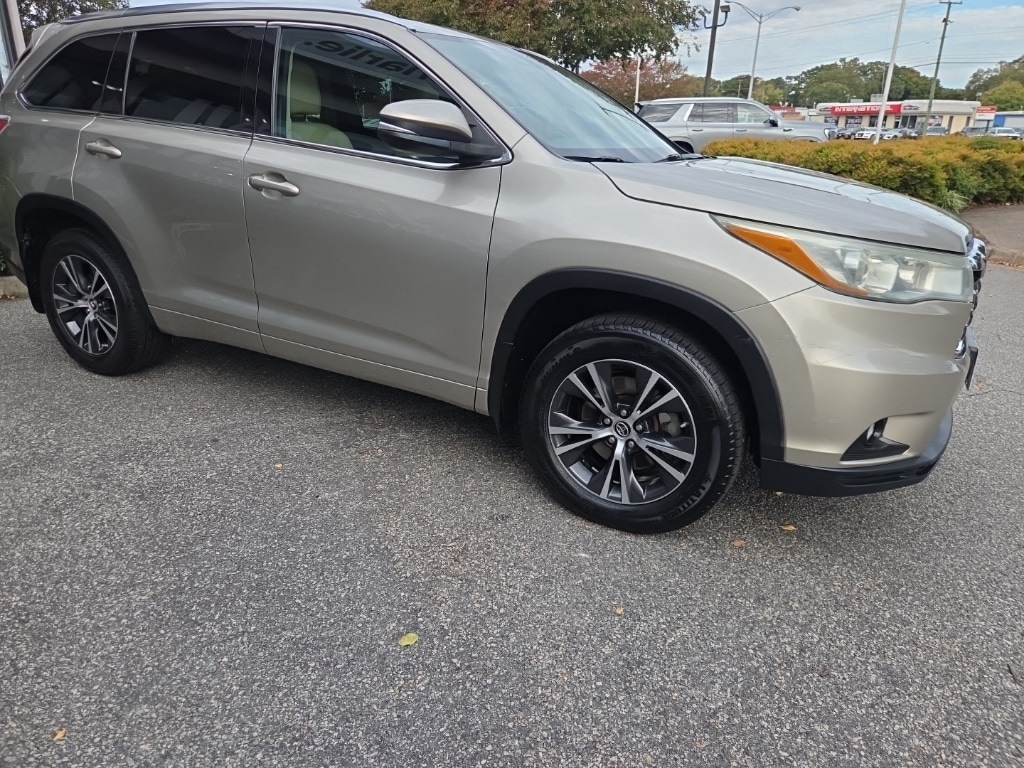Used 2016 Toyota Highlander XLE V6 SUV