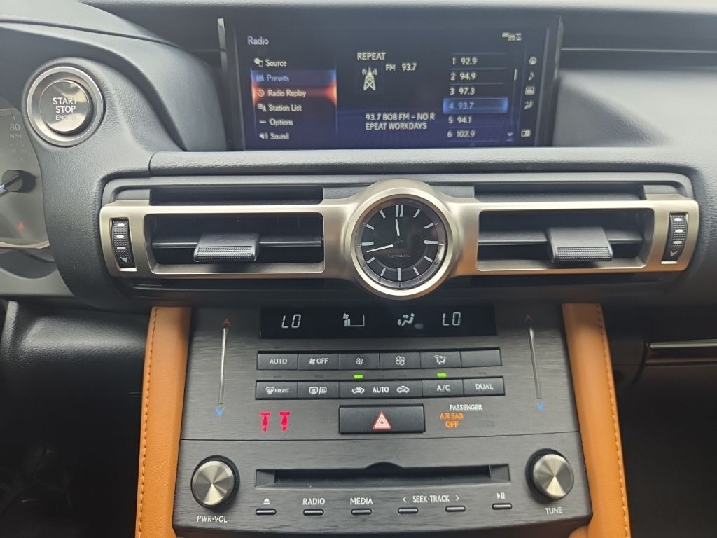 2020 Lexus RC 300 - Photo 12