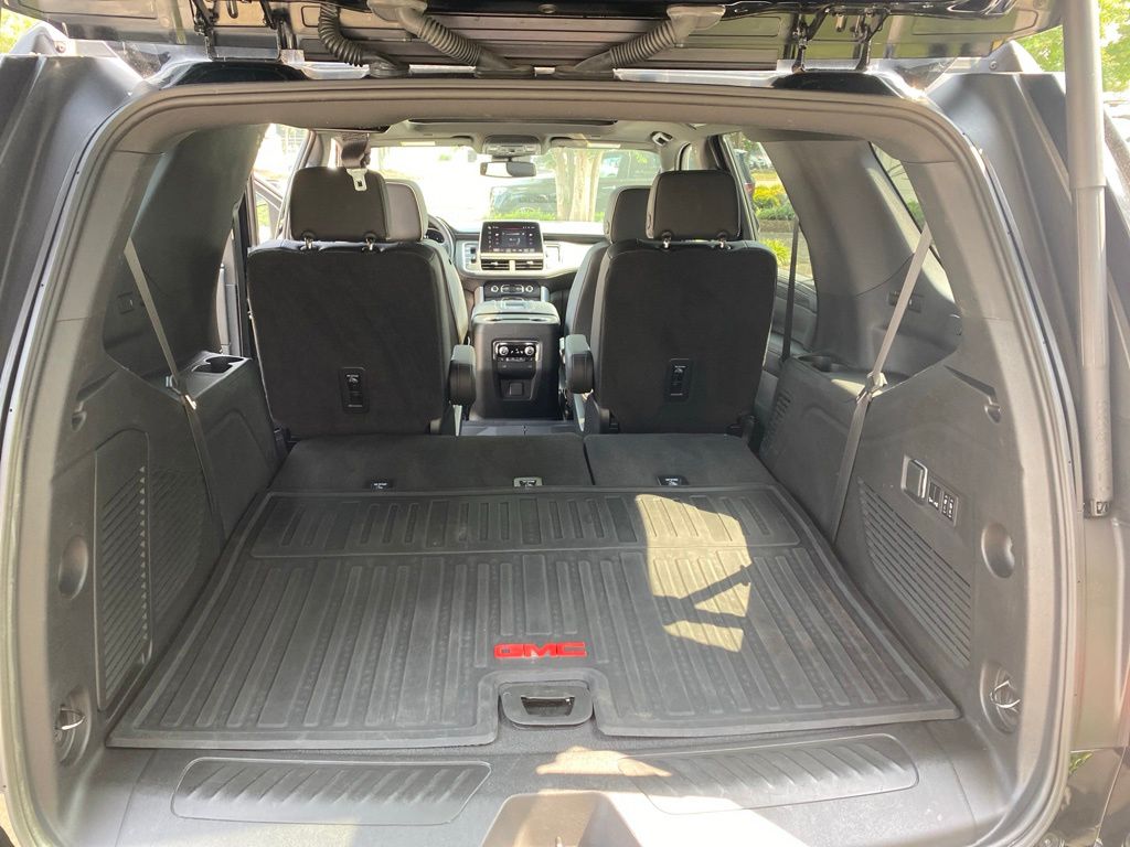 2023 GMC Yukon SLT - Photo 12