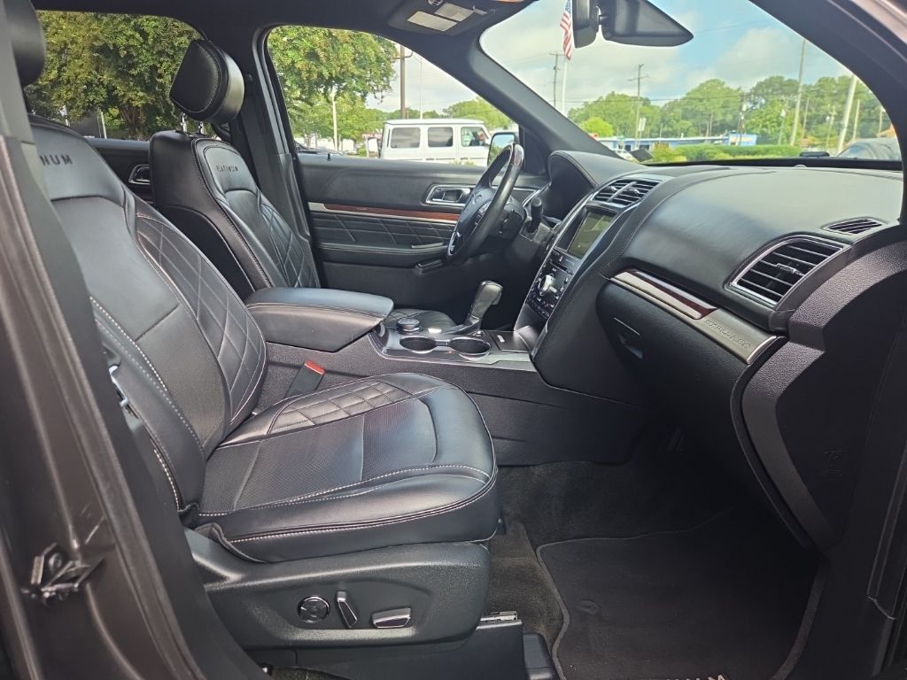 2017 Ford Explorer Platinum - Photo 23