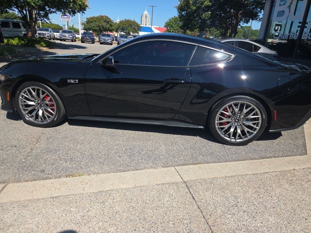2025 Ford Mustang GT Premium - Photo 6