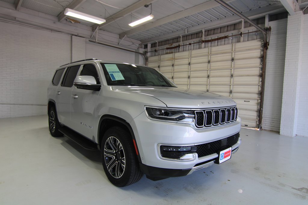 Used 2022 Jeep Wagoneer Series III with VIN 1C4SJUDT2NS158286 for sale in Mcallen, TX