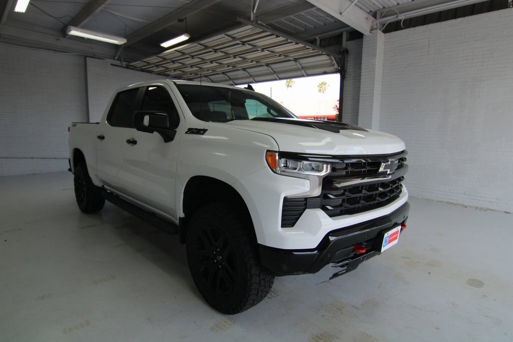 Used 2024 Chevrolet Silverado 1500 LT Trail Boss with VIN 3GCUDFED5RG194229 for sale in Mcallen, TX