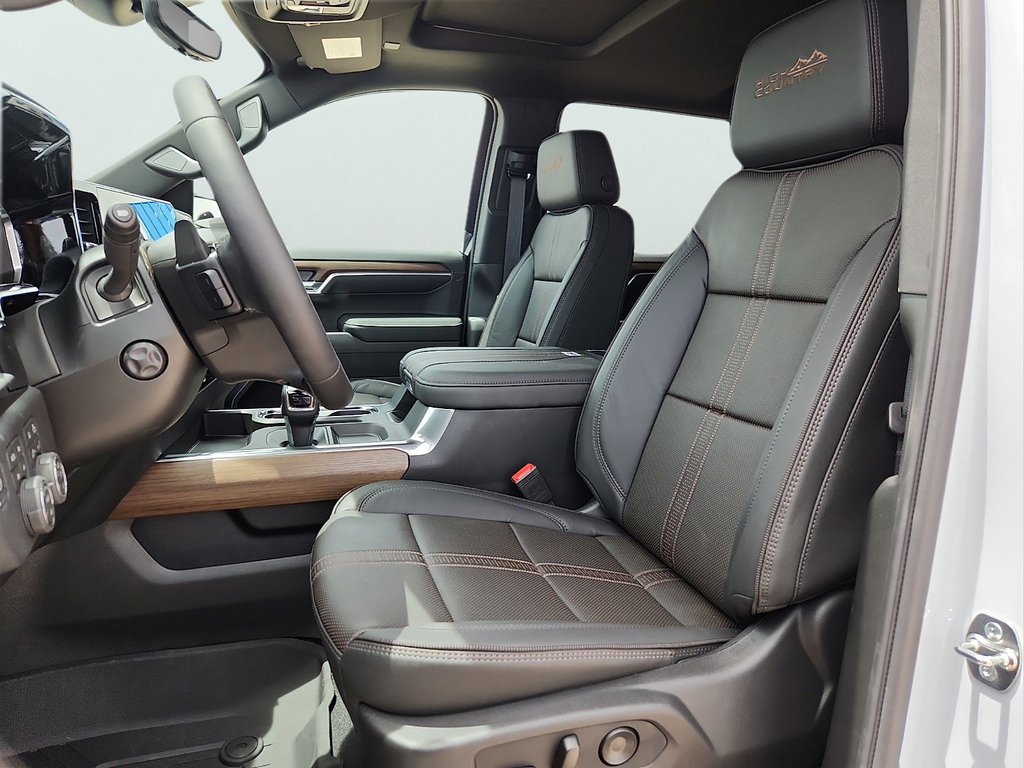 2026 Chevrolet Silverado 1500 High Country - Photo 14