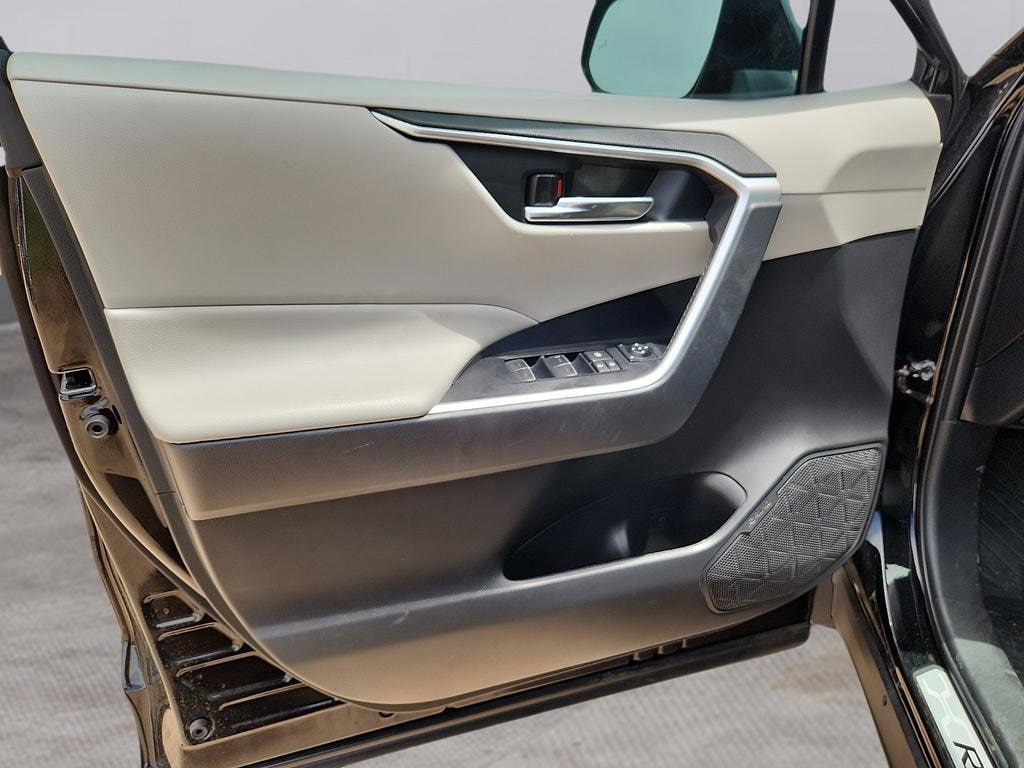 2024 Toyota RAV4 XLE Premium - Photo 11
