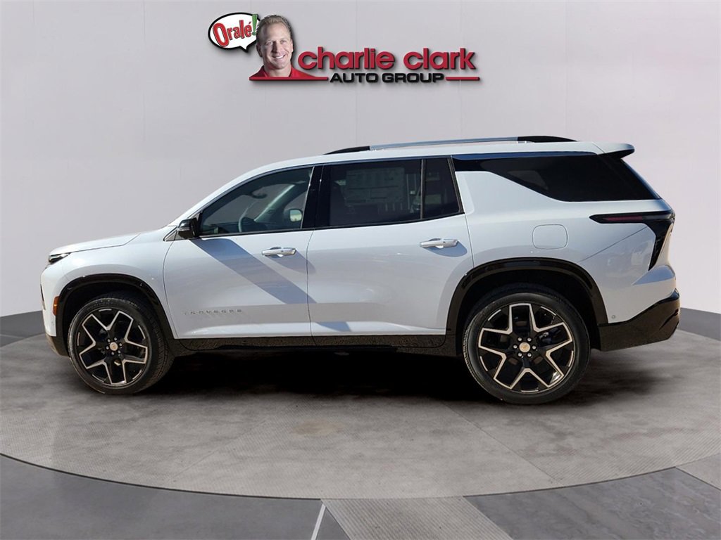 2026 Chevrolet Traverse High Country photo 2