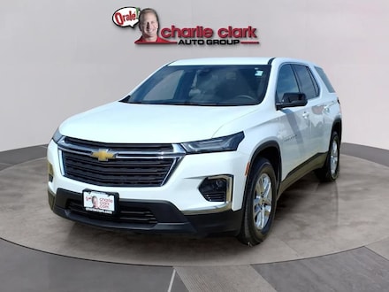 2023 Chevrolet Traverse LS SUV