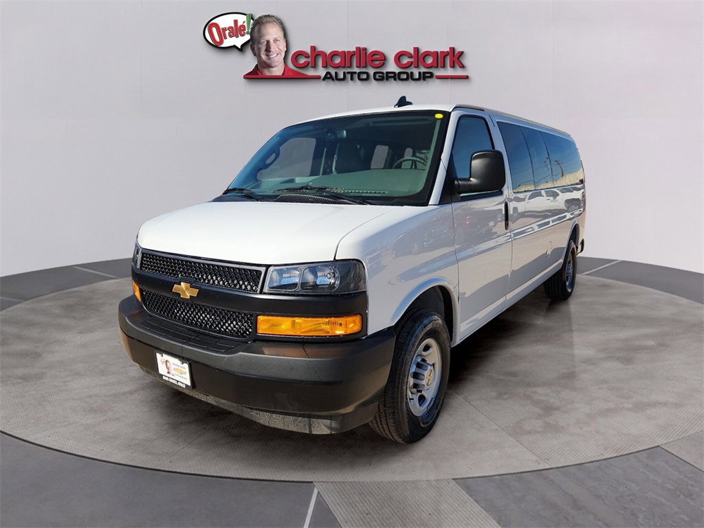 2025 Chevrolet Express Passenger LS's photo