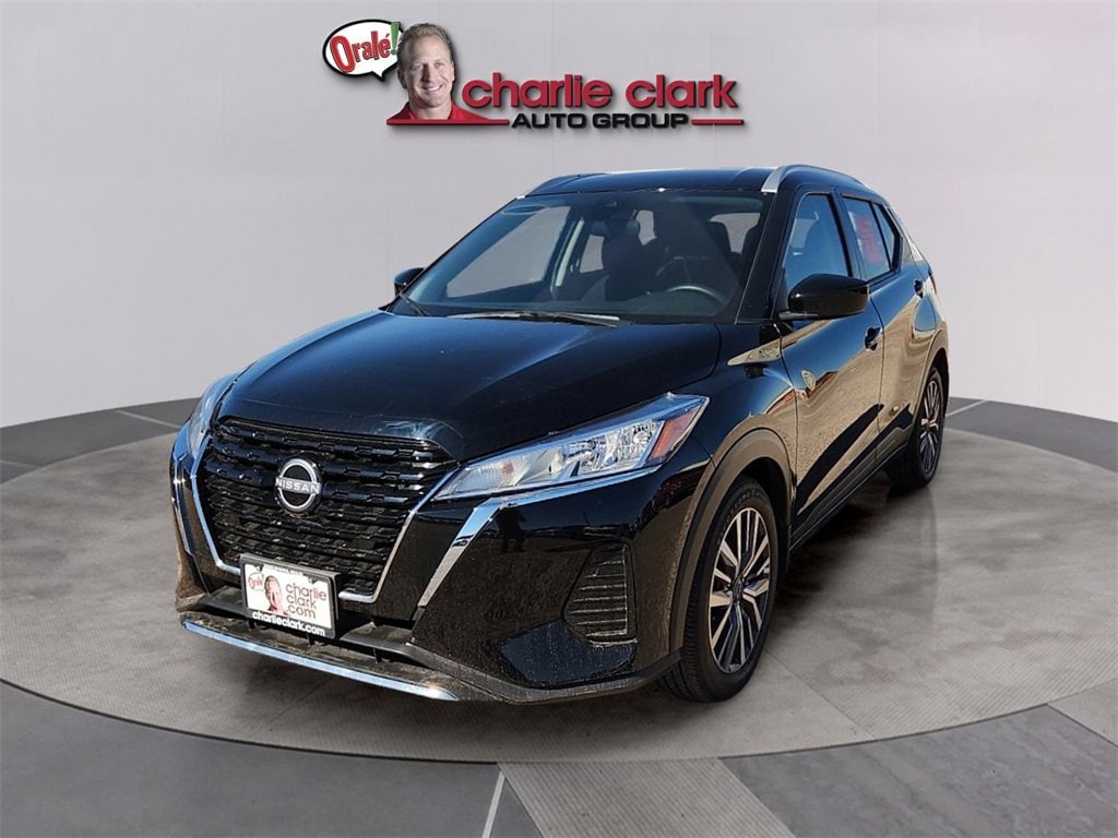 2024 Nissan Kicks SV's photo