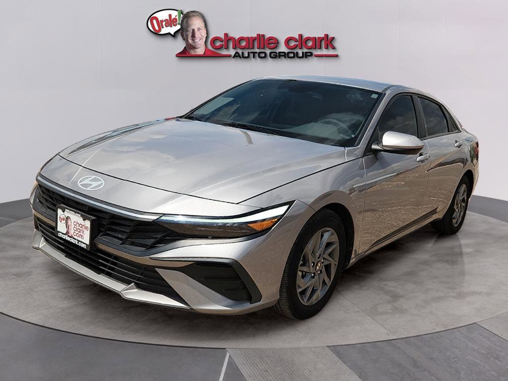 2024 Hyundai Elantra 2.0 SEL IVT's photo