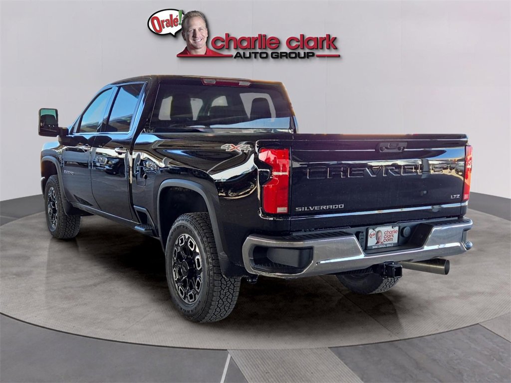 2025 Chevrolet Silverado 2500HD LTZ photo 4
