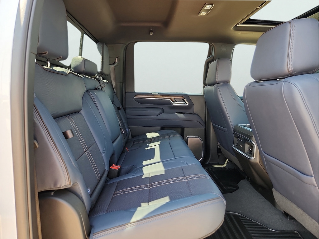2026 Chevrolet Silverado 3500 HD High Country - Photo 17
