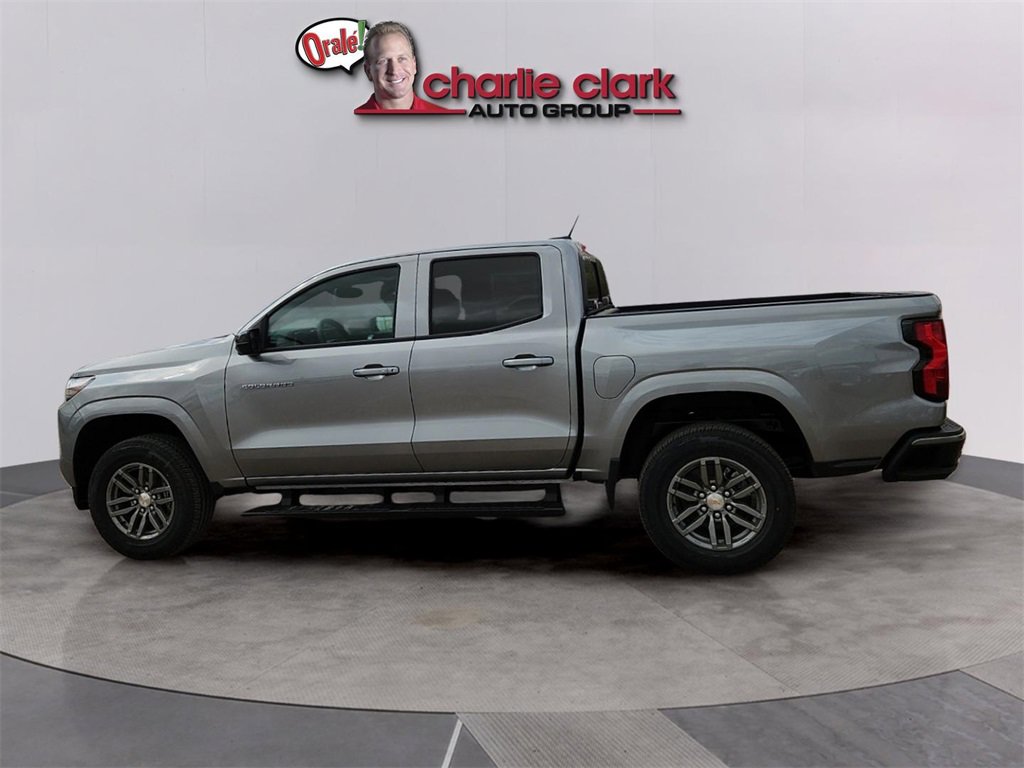 2026 Chevrolet Colorado LT photo 2