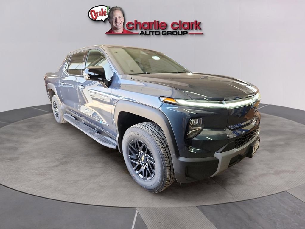 2025 Chevrolet Silverado EV LT - Photo 7