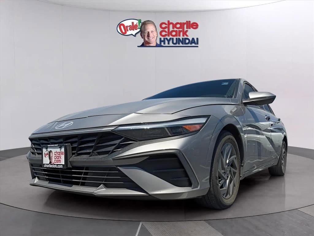 2024 Hyundai Elantra 2.0 SEL IVT's photo