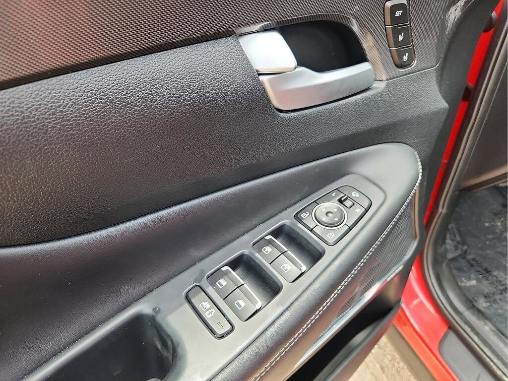 2022 Hyundai Santa Fe Limited - Photo 12