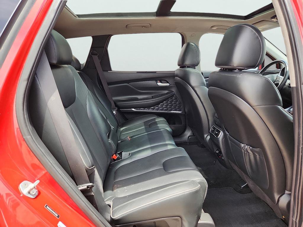 2022 Hyundai Santa Fe Limited - Photo 16