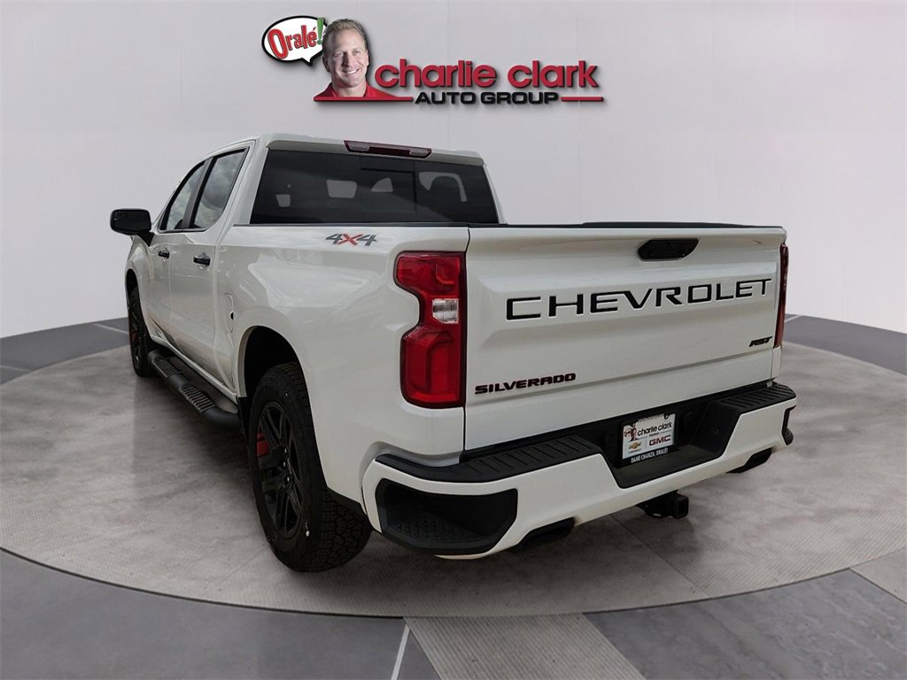 2025 Chevrolet Silverado 1500 RST photo 3