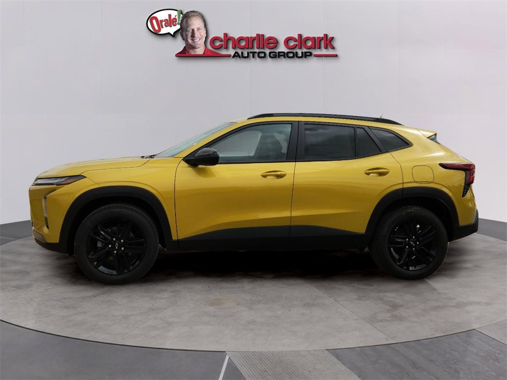 2025 Chevrolet Trax ACTIV photo 2