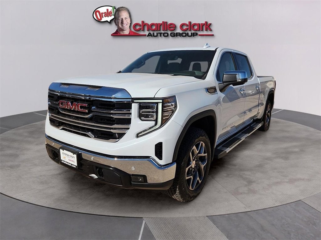 2026 GMC Sierra 1500 SLT's photo