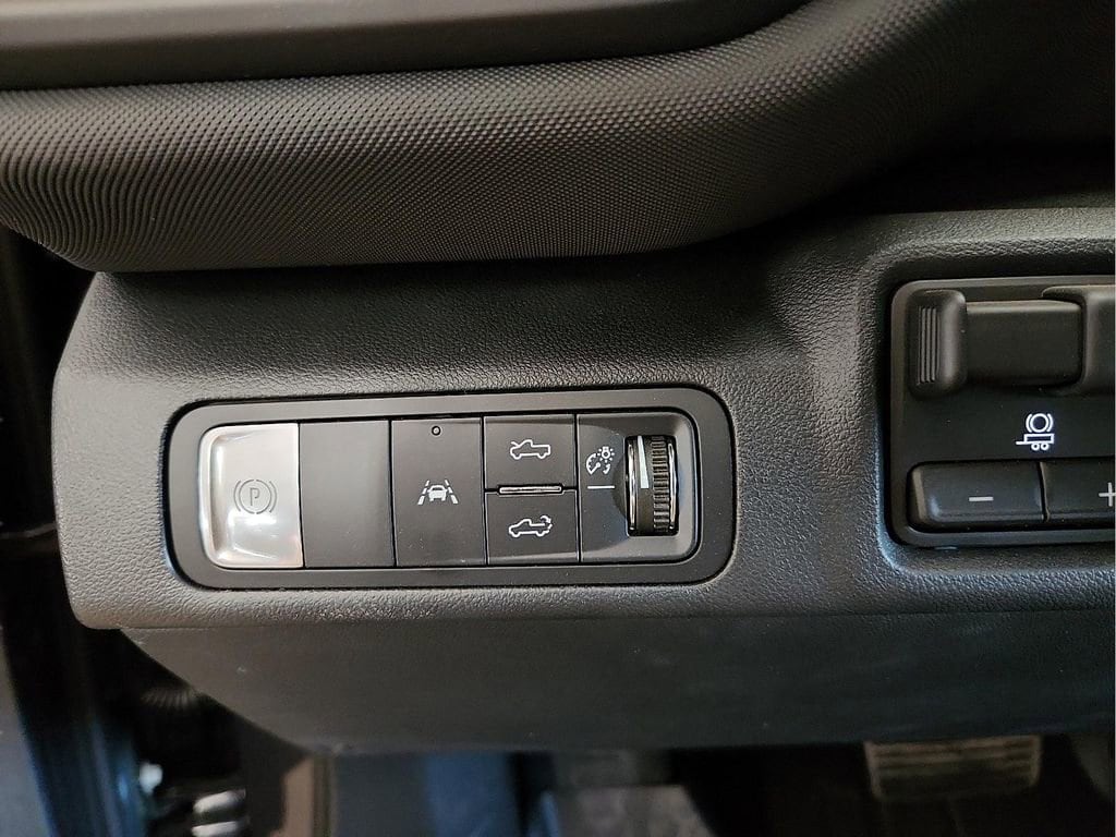 2025 Chevrolet Silverado EV LT - Photo 20