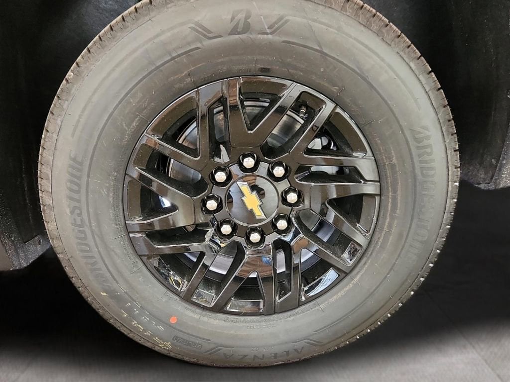 2025 Chevrolet Silverado EV LT - Photo 9