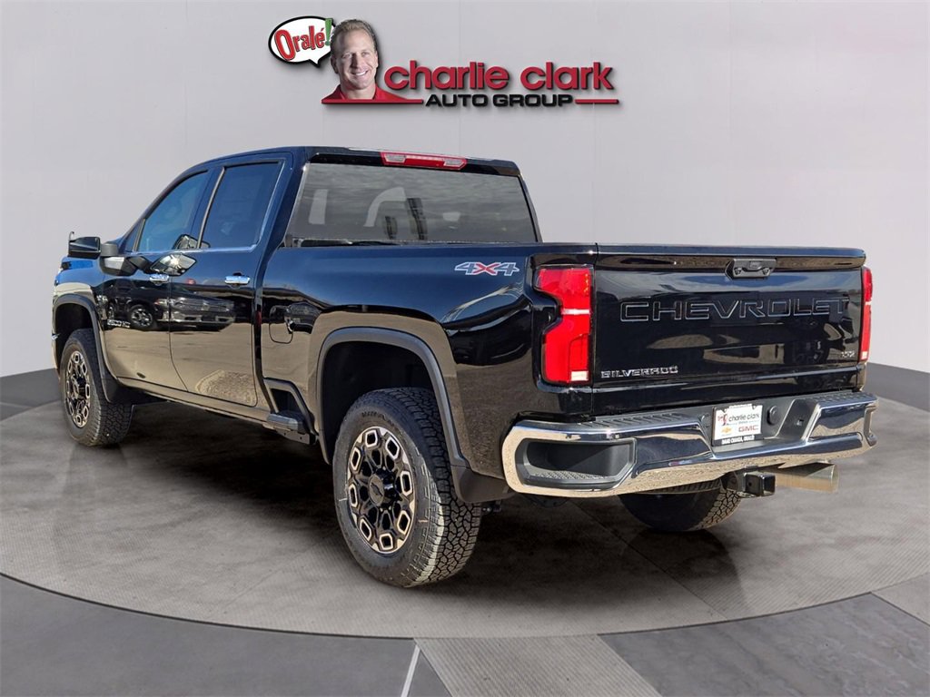 2025 Chevrolet Silverado 2500HD LTZ photo 3