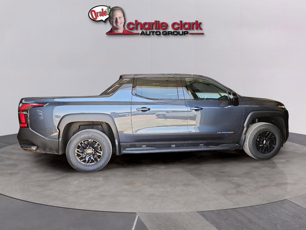 2025 Chevrolet Silverado EV LT - Photo 6