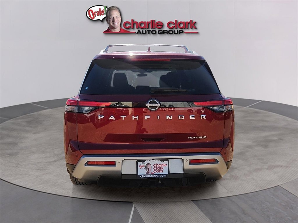 2023 Nissan Pathfinder Platinum photo 4