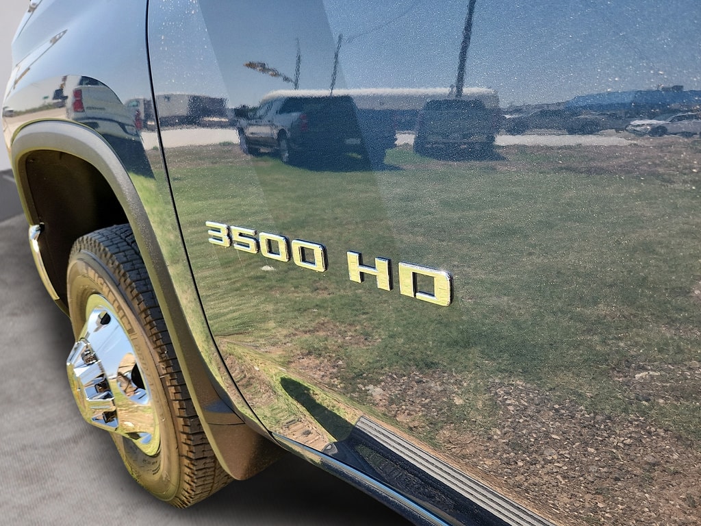 2026 Chevrolet Silverado 3500 HD LT - Photo 24