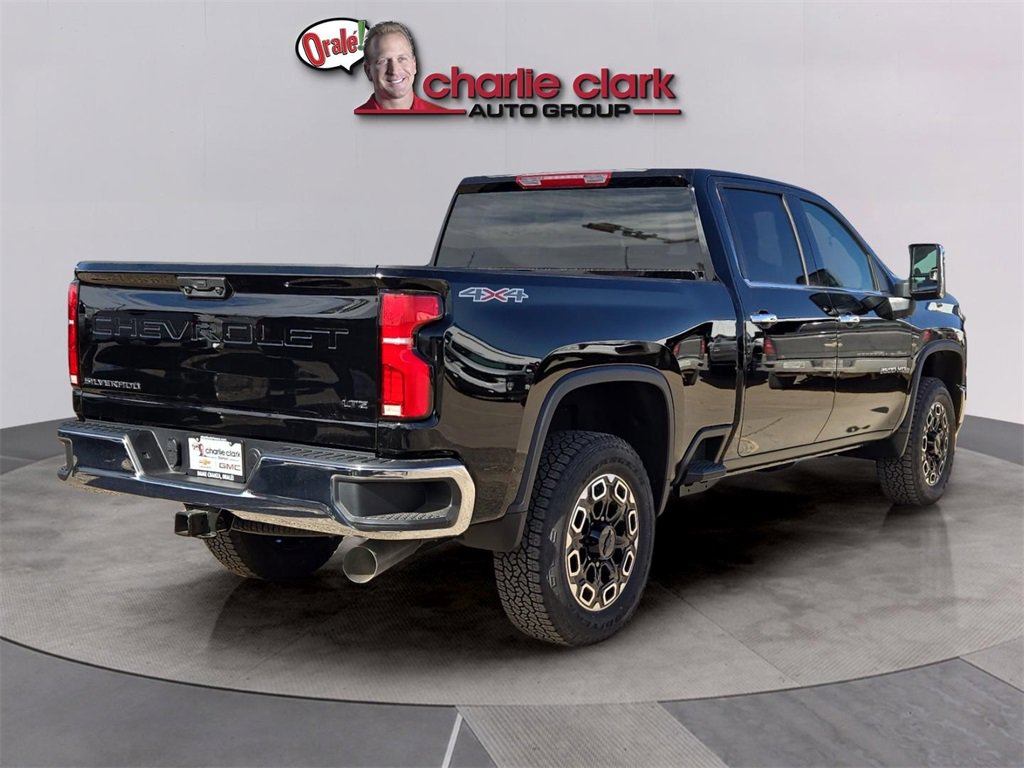 2025 Chevrolet Silverado 2500HD LTZ photo 4