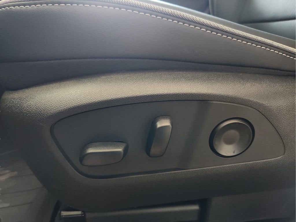2025 Chevrolet Silverado EV LT - Photo 15