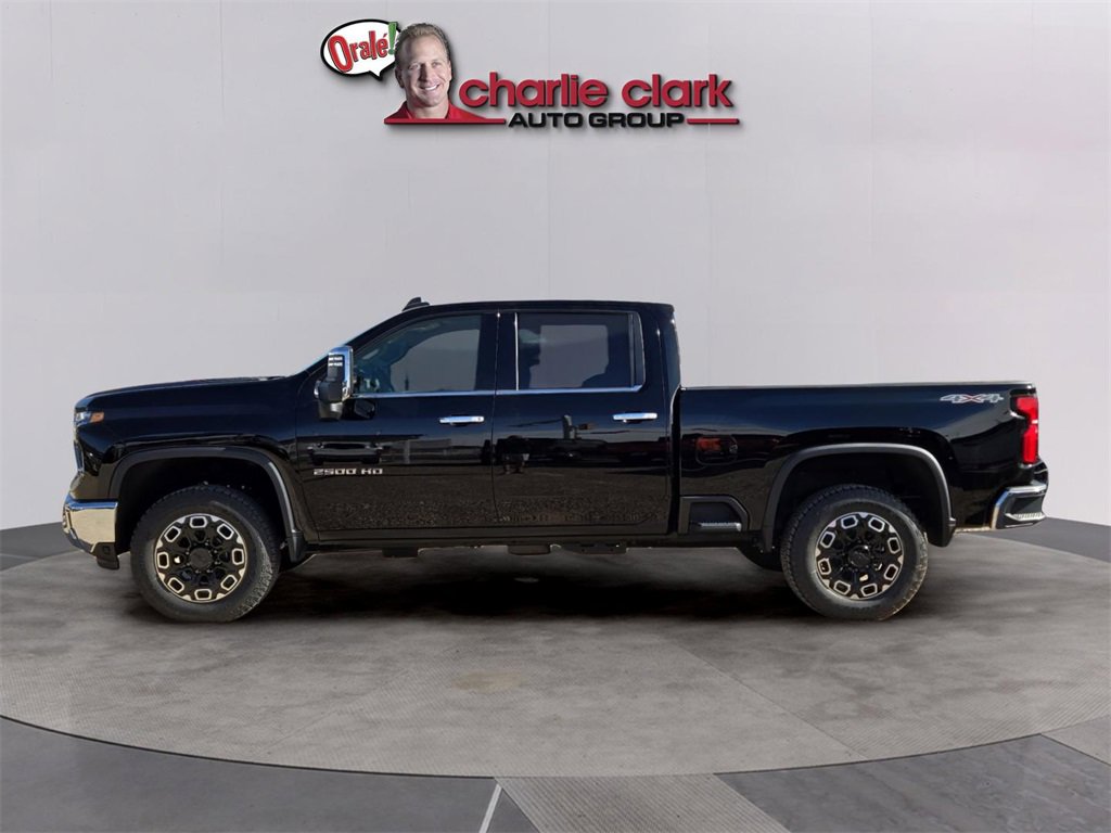 2025 Chevrolet Silverado 2500HD LTZ photo 2