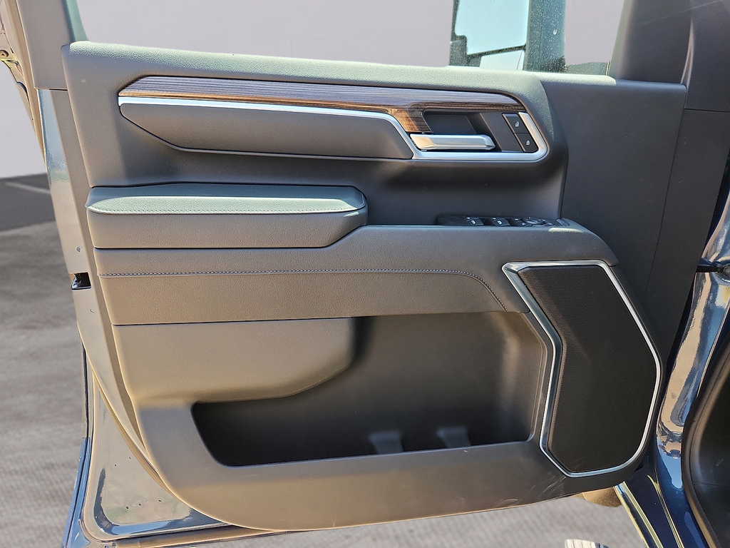 2026 Chevrolet Silverado 3500 HD LT - Photo 11