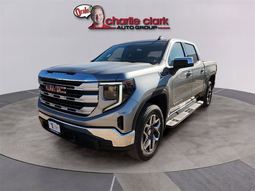 2026 GMC Sierra 1500 SLE's photo