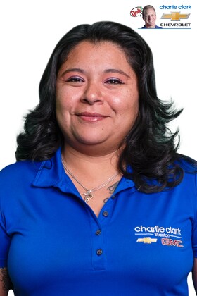 Staff member Victoria Flores from ID_7e271d