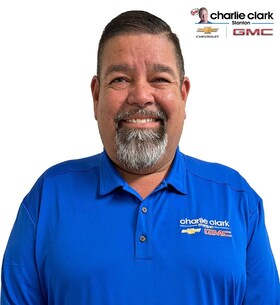 Staff member Raymond Martinez from ID_d8d5ad