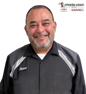 Staff member Oscar Lira from ID_7e271d