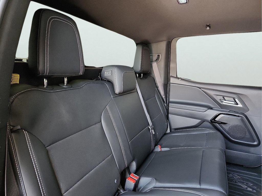 2025 Chevrolet Silverado EV LT - Photo 18