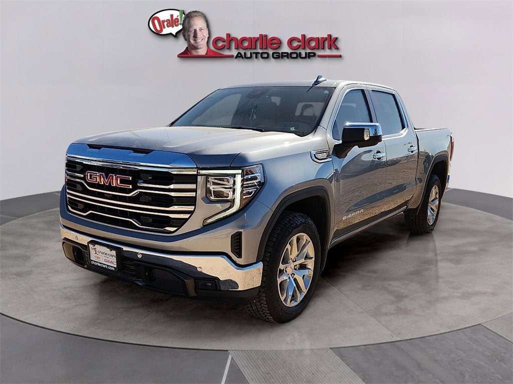 2023 GMC Sierra 1500 SLT's photo