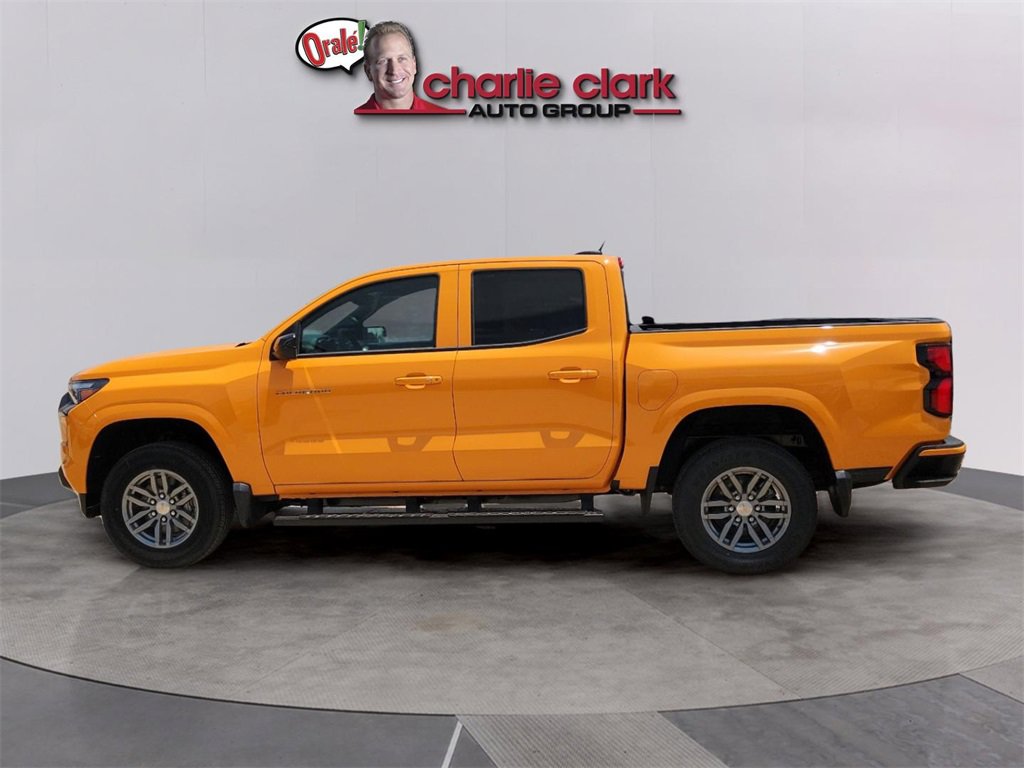 2025 Chevrolet Colorado Work Truck LT photo 2